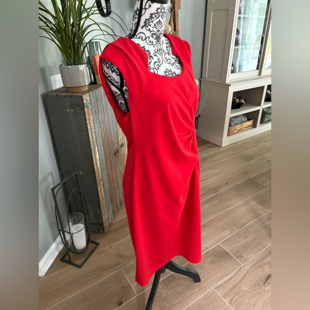 Elegant Red Sleeveless Dress size 16 - Picture 4 of 6